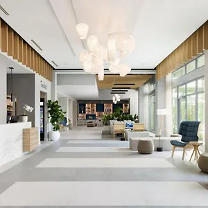 Hotel By Marriott Isla ***